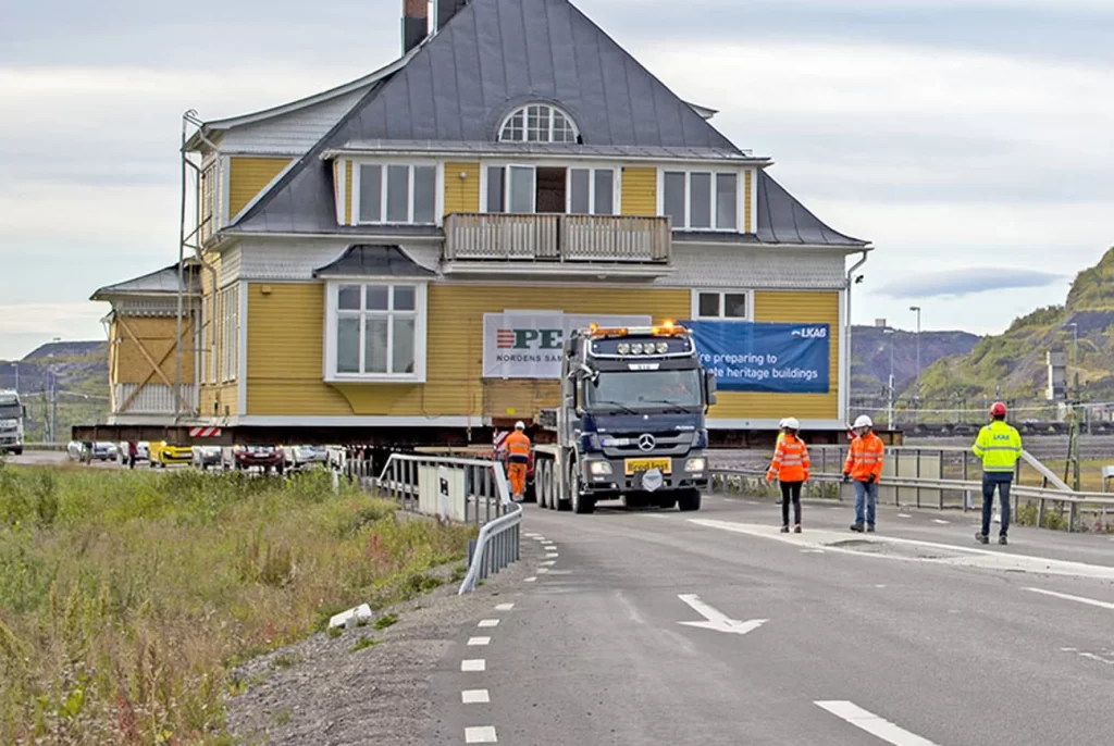 Processo de mudança de residências para o novo centro de Kiruna